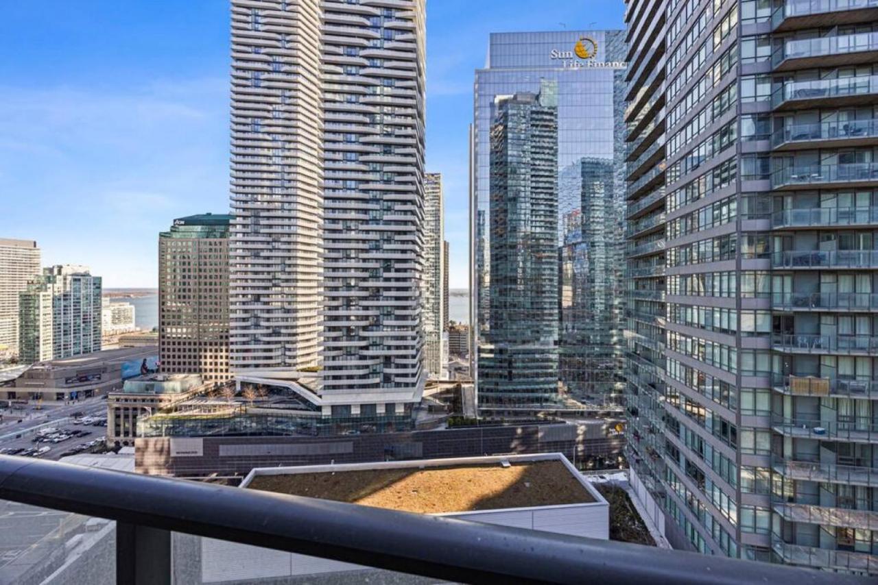 Holiday home Classy 1br Den W Amazing Skyline View And Wfh *