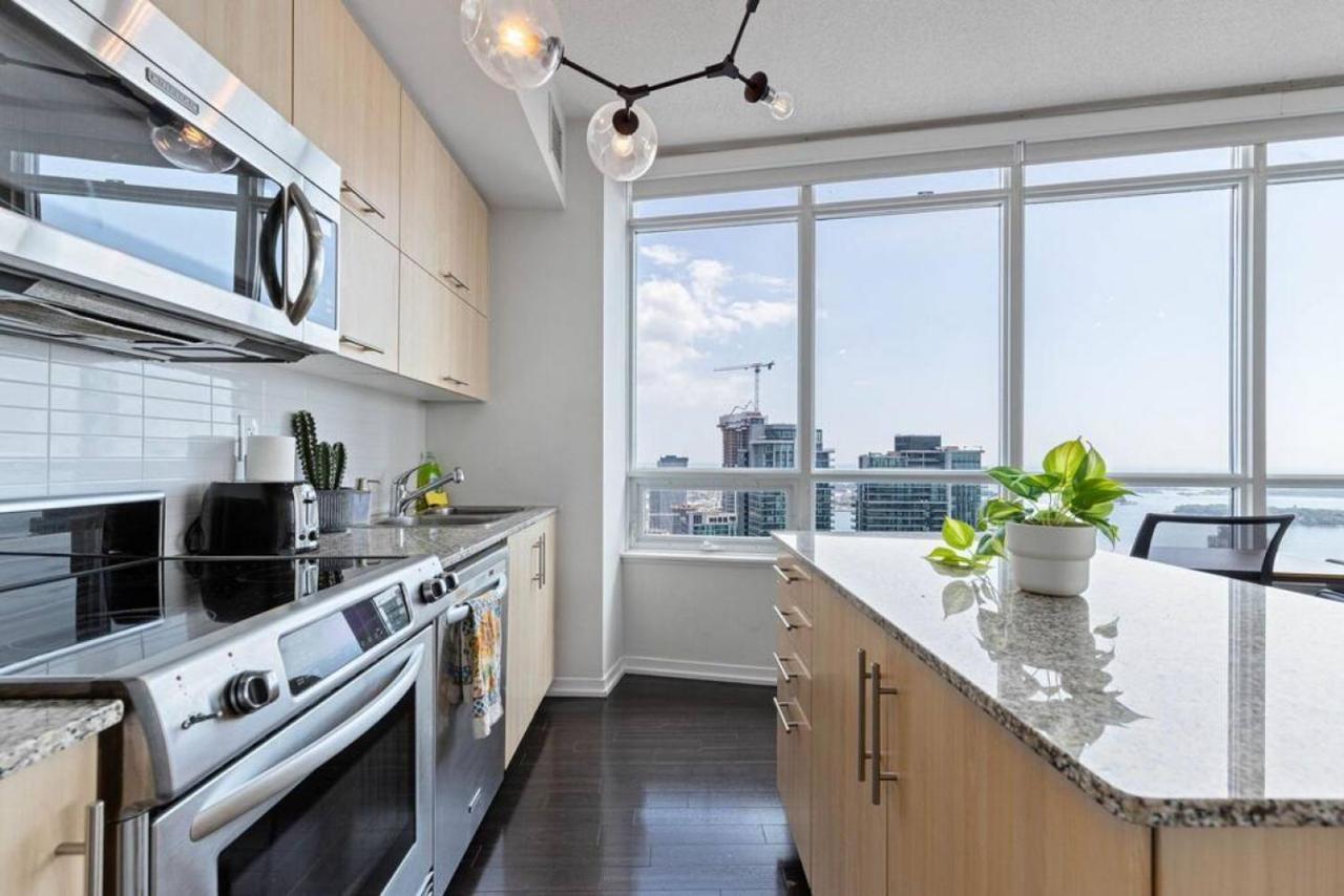Skyline Waterfront 2br 2ba Wparking Near Mtcc Holiday home *