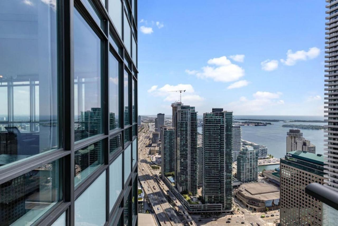 Skyline Waterfront 2br 2ba Wparking Near Mtcc Holiday home *