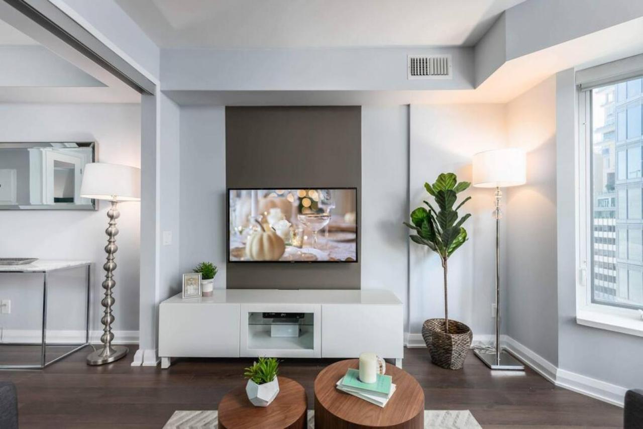 Modern Yorkville 1br 1ba Gym Upscale Area Holiday home