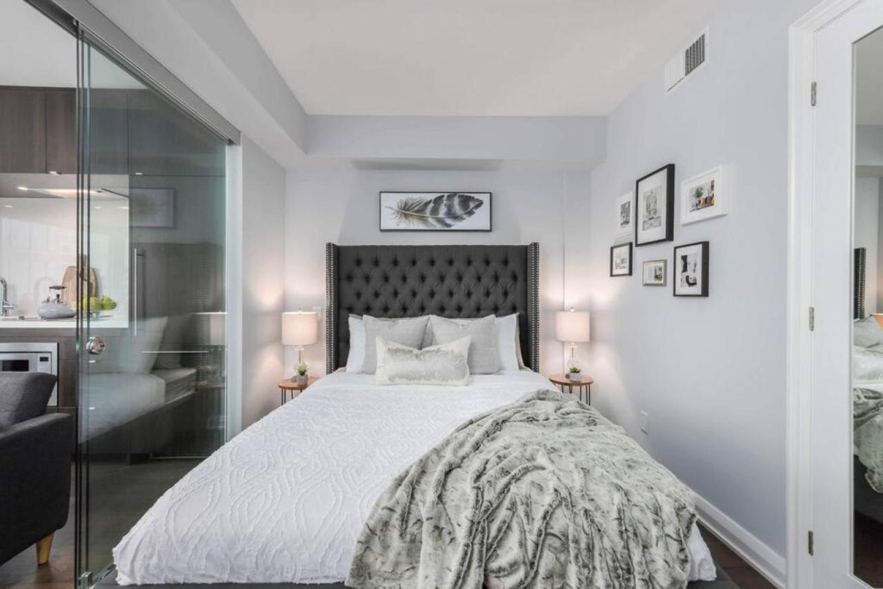 Modern Yorkville 1br 1ba Gym Upscale Area
