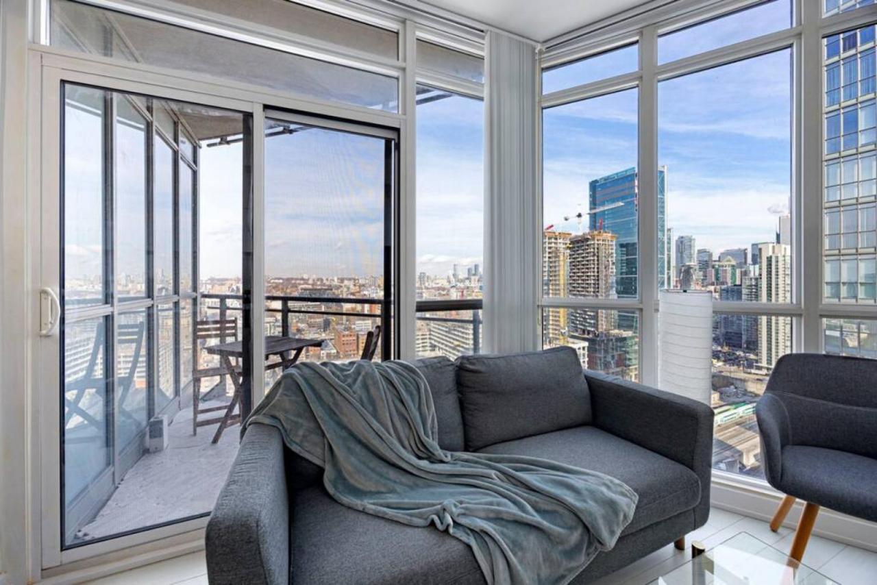 32nd Floor View W Balcony Wfh Set Up Parking Holiday home *