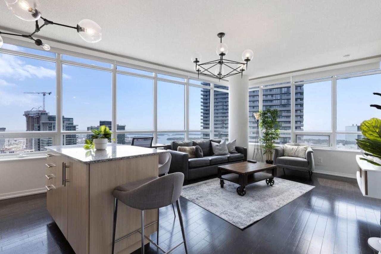 Skyline Waterfront 2br 2ba Wparking Near Mtcc Holiday home