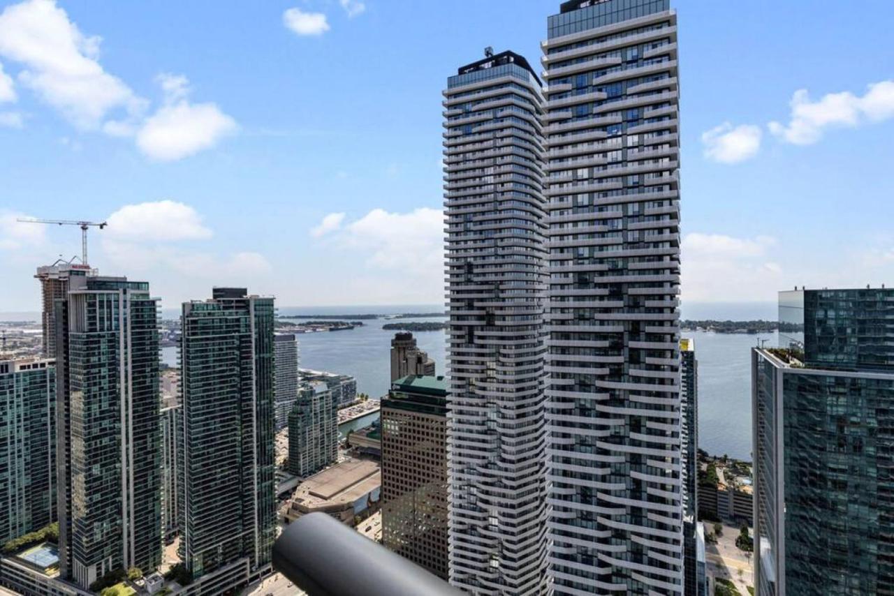 Skyline Waterfront 2br 2ba Wparking Near Mtcc Holiday home *