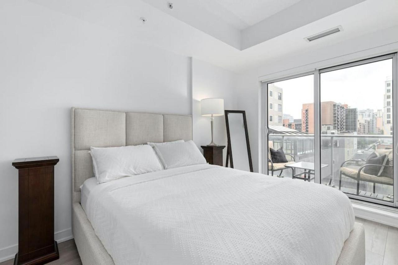 Comfy 2 Bedroom 2 Ba Ent District Work From Holiday home Toronto