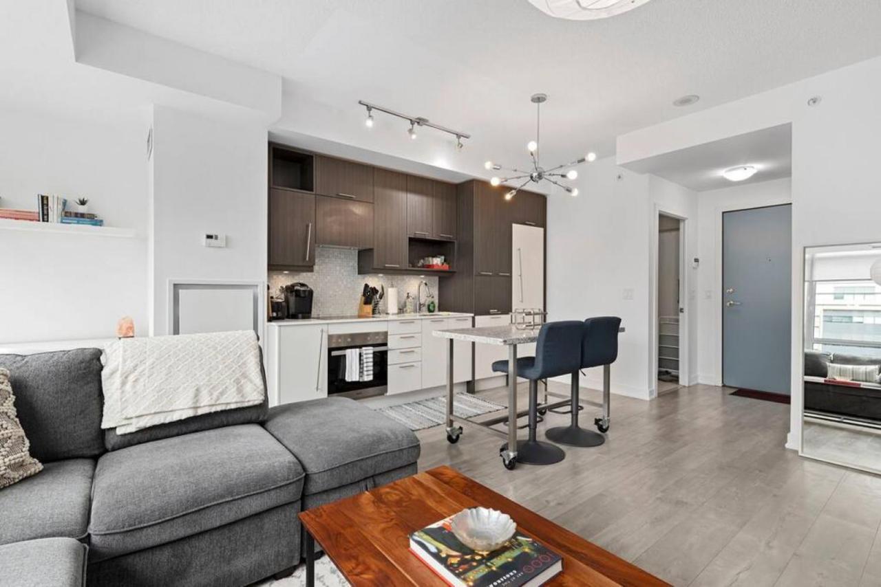 Comfy 2 Bedroom 2 Ba Ent District Work From * Toronto