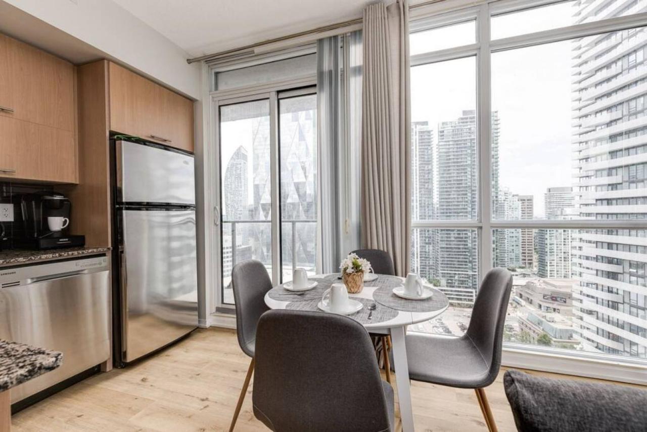 Cozy Downtown 2br Near Cn Tower With Balcony Holiday home Toronto