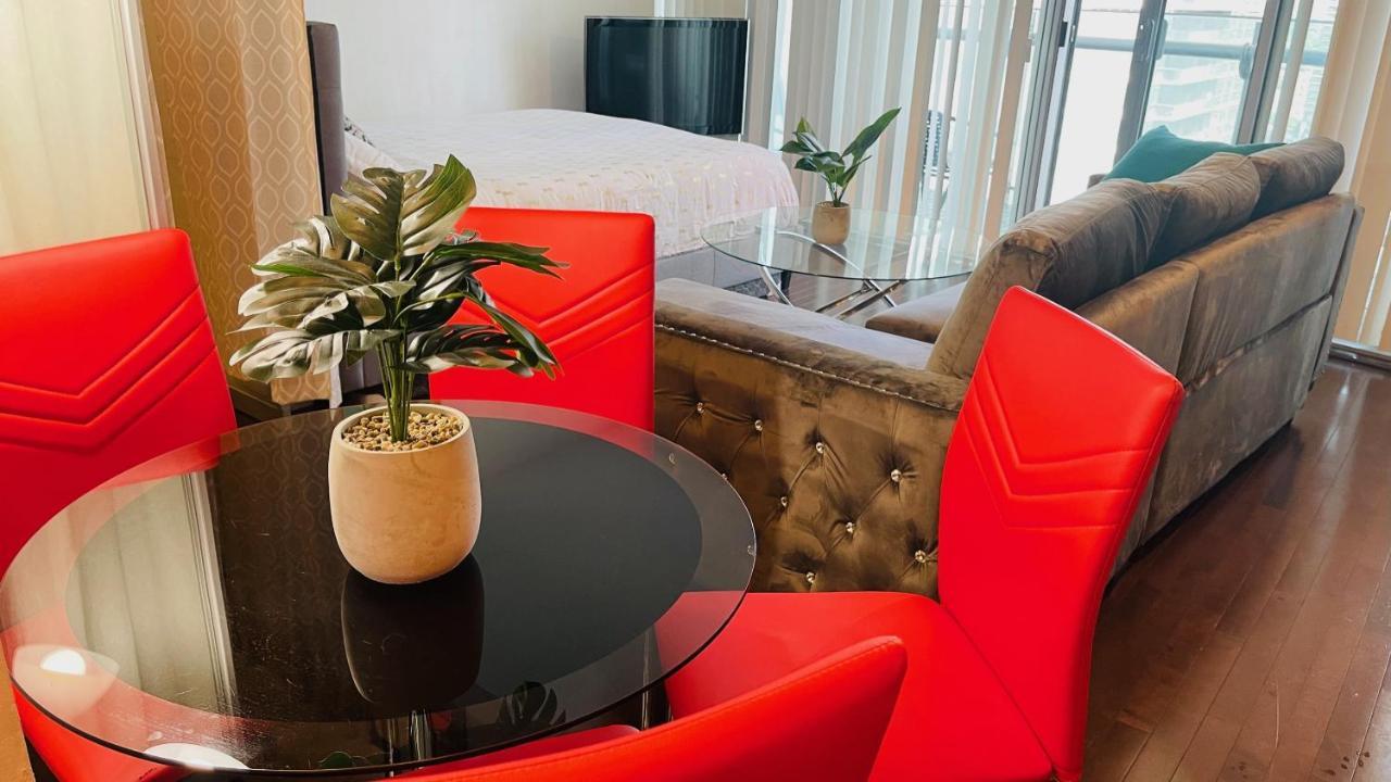 Hotel Downtown High Floor Suites With Balcony *
