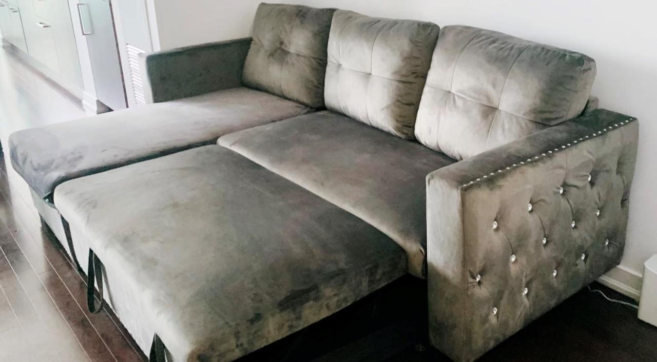 Downtown High Floor Suites With Balcony * Toronto