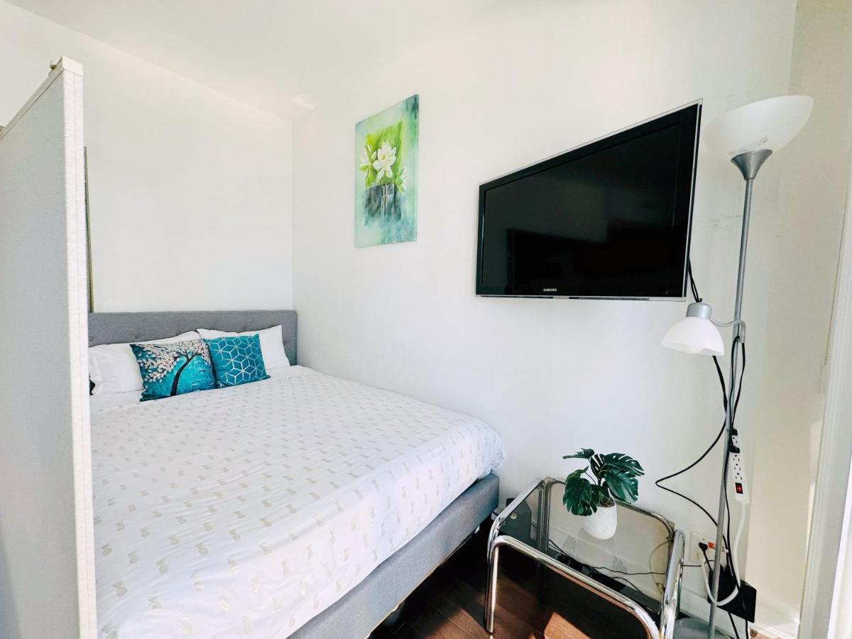 Downtown High Floor Suites With Balcony Hotel Toronto
