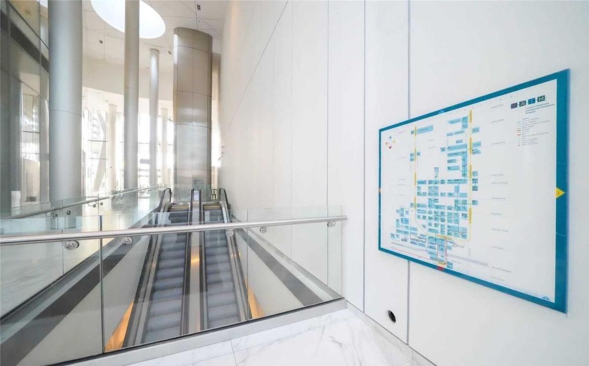 Hotel Downtown High Floor Suites With Balcony *