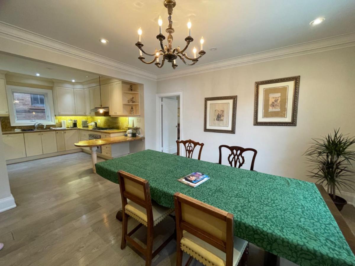 Guest house Private In Forest Hill With Full Kitchen And Parking Toronto
