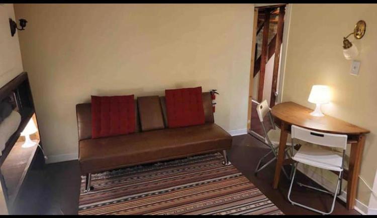 Cozy Downtown Private Near Ago Toronto