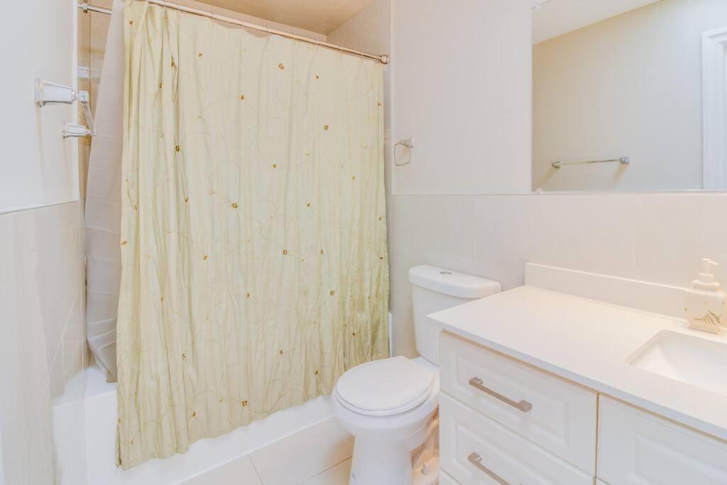 Luxury House, 25 Minutes To Toronto Downtown Holiday home
