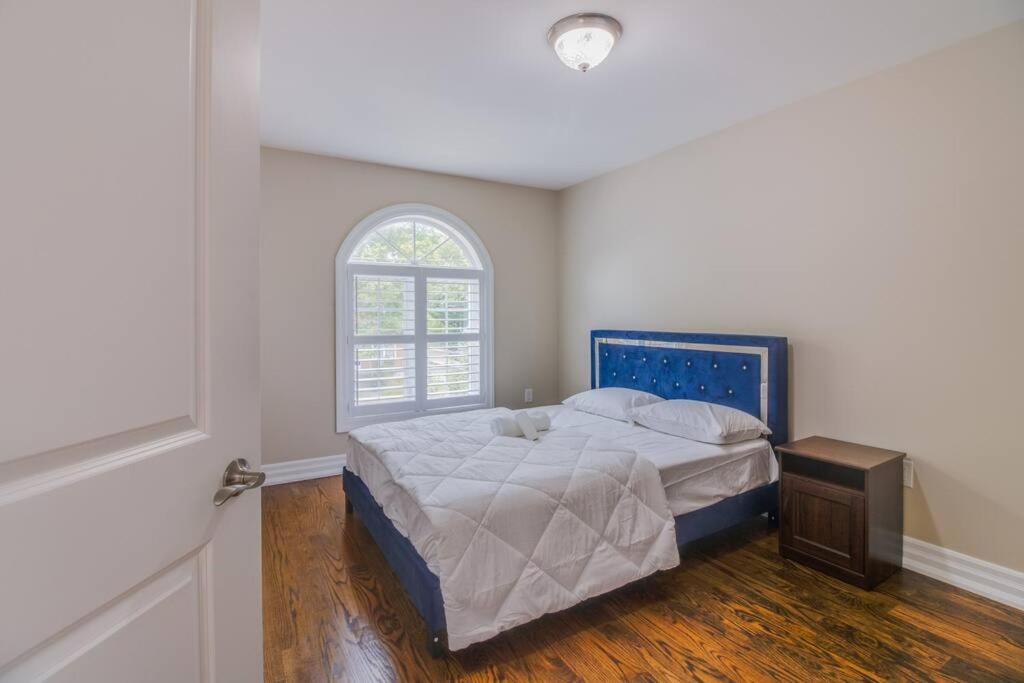 Luxury House, 25 Minutes To Toronto Downtown *