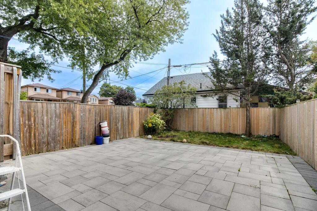 Holiday home Luxury House, 25 Minutes To Toronto Downtown