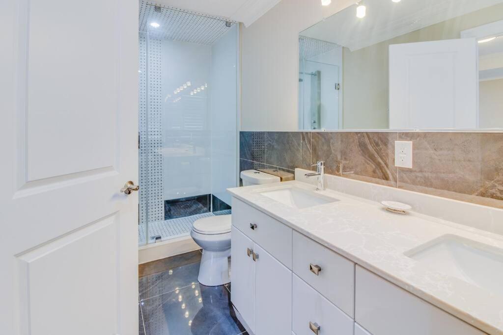 Luxury House, 25 Minutes To Toronto Downtown
