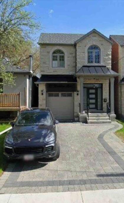 Luxury House, 25 Minutes To Toronto Downtown Holiday home Toronto