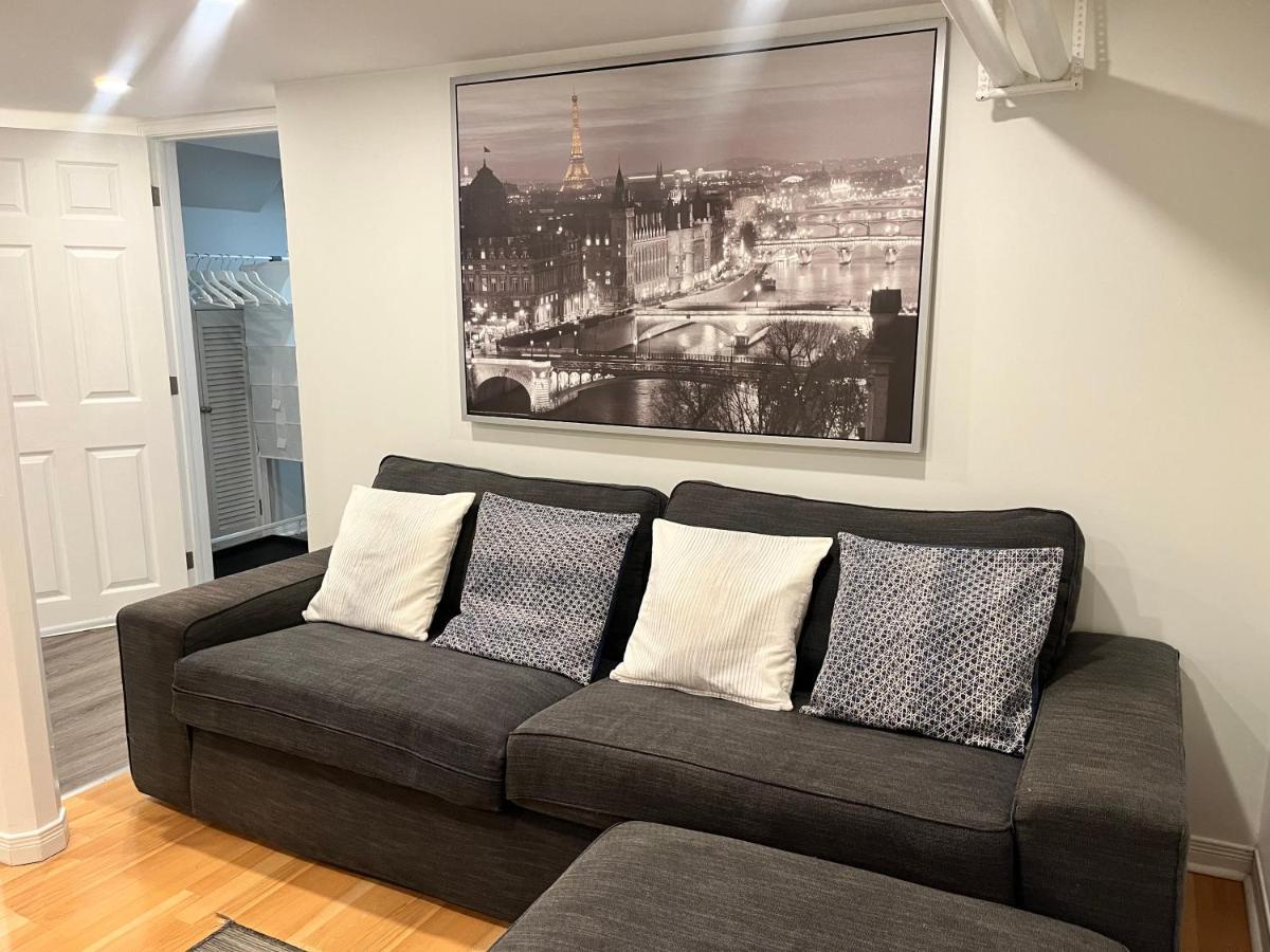 Entire Suite: Private Basement Studio Apartment! * Toronto