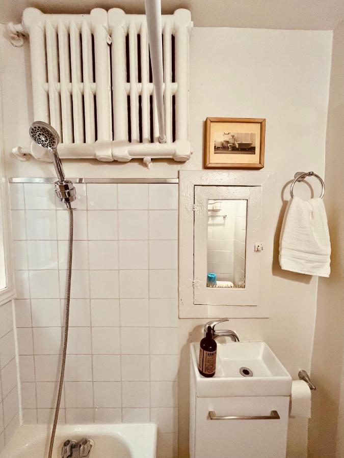 Hipster Studio In Little Italy * Toronto