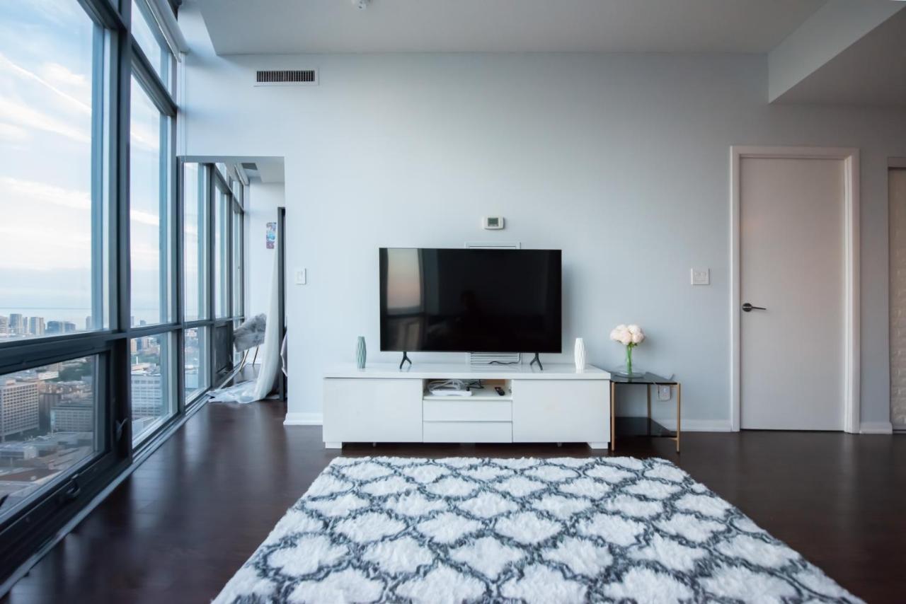 Great View High Rise In Homestay Toronto