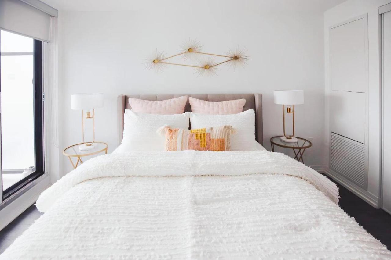 A Cozy In Heart Of Downtown Apartment *