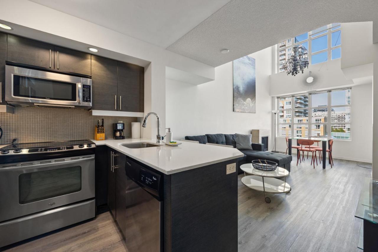 1 Bed Den Downtown * Toronto