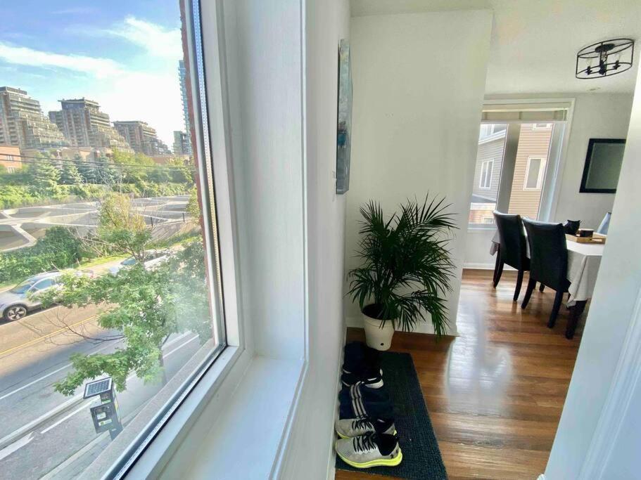Apartment King West Private Rooftop Retreat *