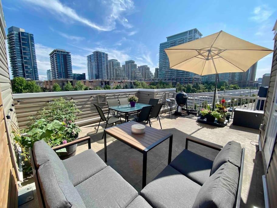 King West Private Rooftop Retreat Apartment Toronto