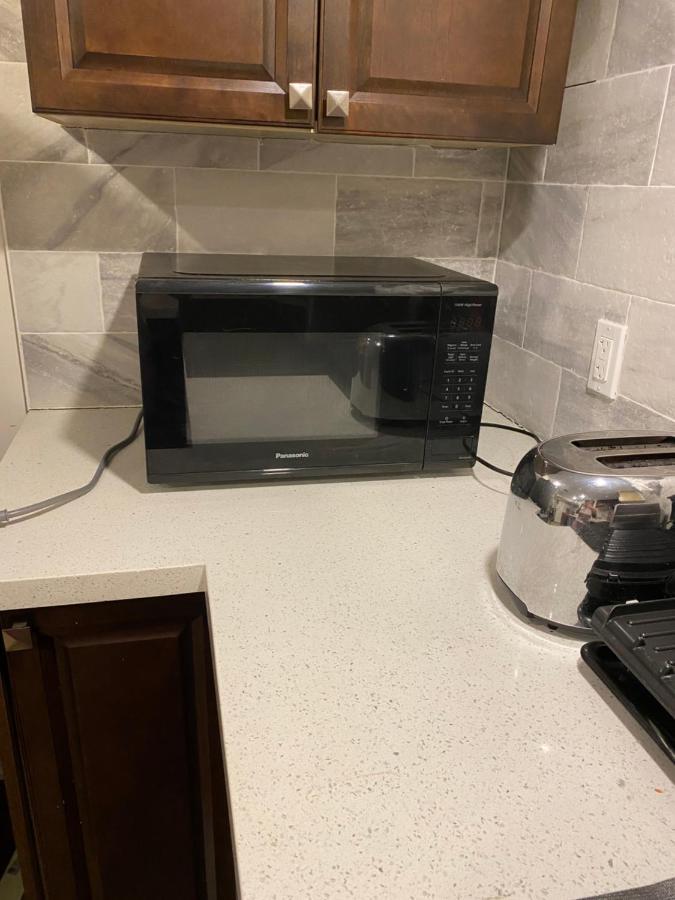 Apartment Beautiful Lower Level 2 Bedroom Aprt *
