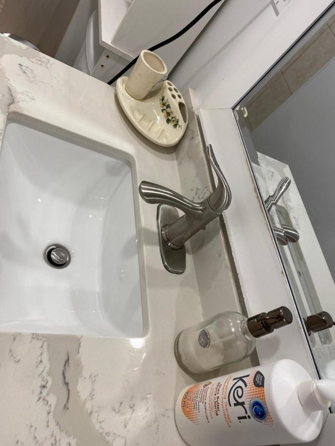 Apartment Beautiful Lower Level 2 Bedroom Aprt *