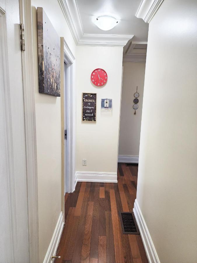 Guest house Uptown 2 - Bus To Downtown *