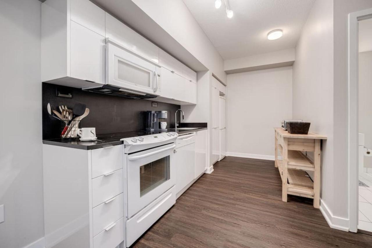 Serenity 1 Bedroom With Balcony Holiday home Toronto