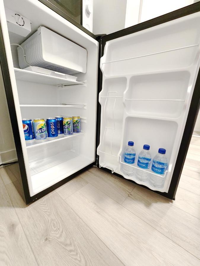 Gasthof King Bed Tv Private Ensuite Retreat Bathroom Or Economical Double Bed Toronto