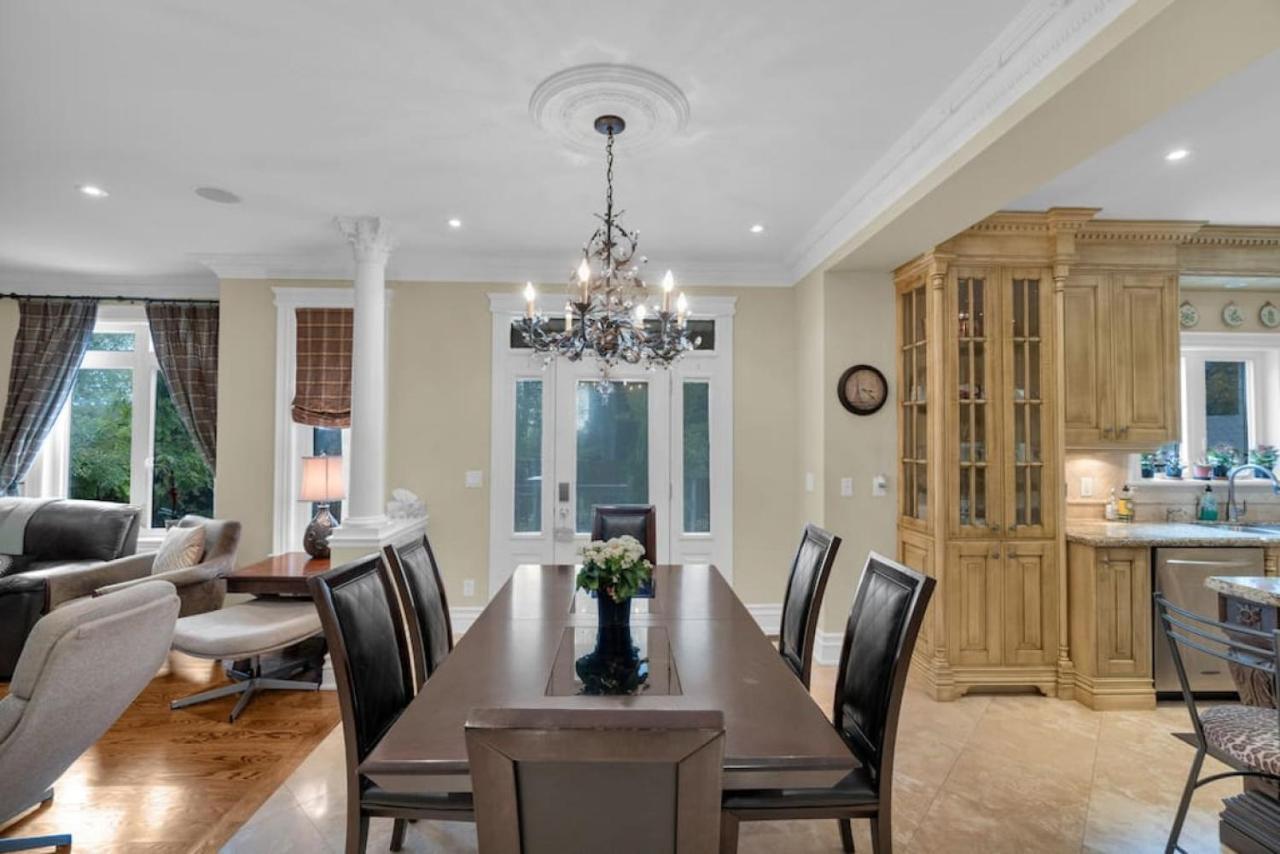 Luxury 4br - Pool Table - 10 Min To Yorkdale Mall