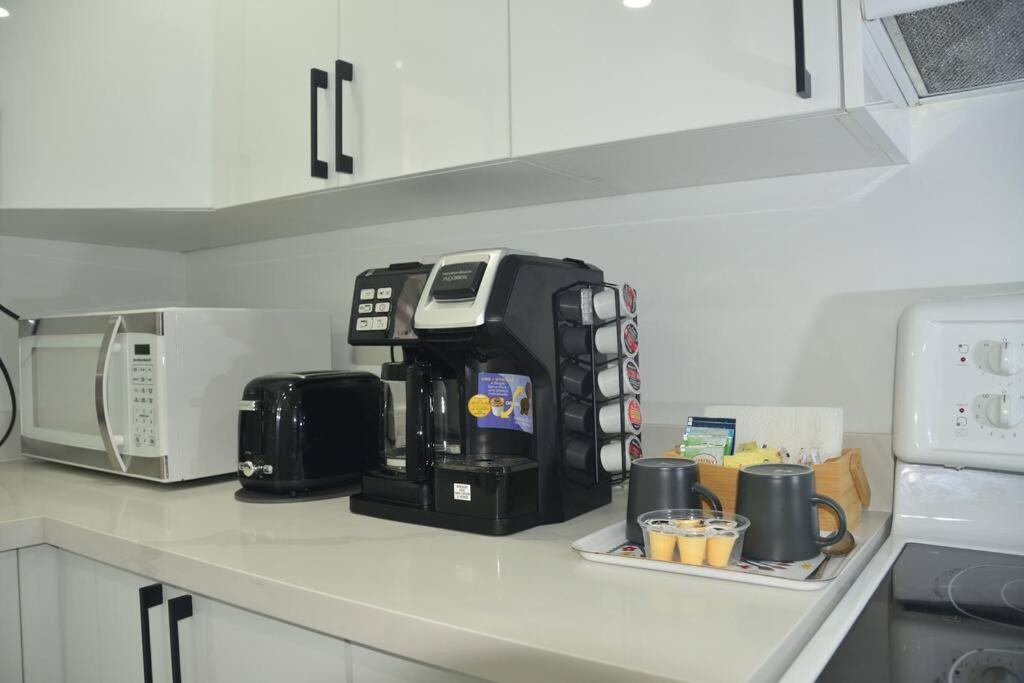 Entire Basement - 5 Guests 2 Bedrooms 3 Beds Apartment *