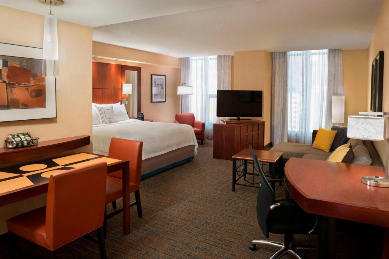 By Marriott Downtown / Entertainment District 4* Toronto