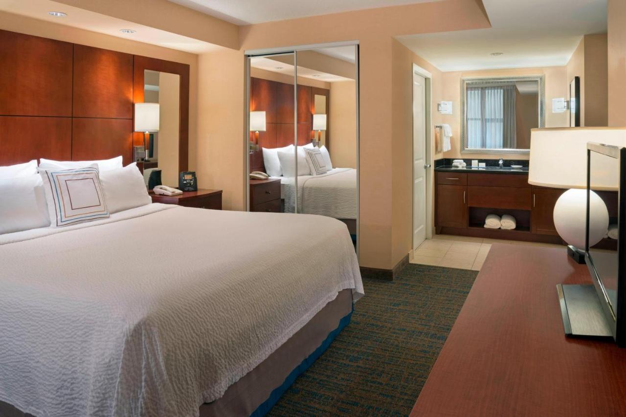 Hotel By Marriott Downtown / Entertainment District