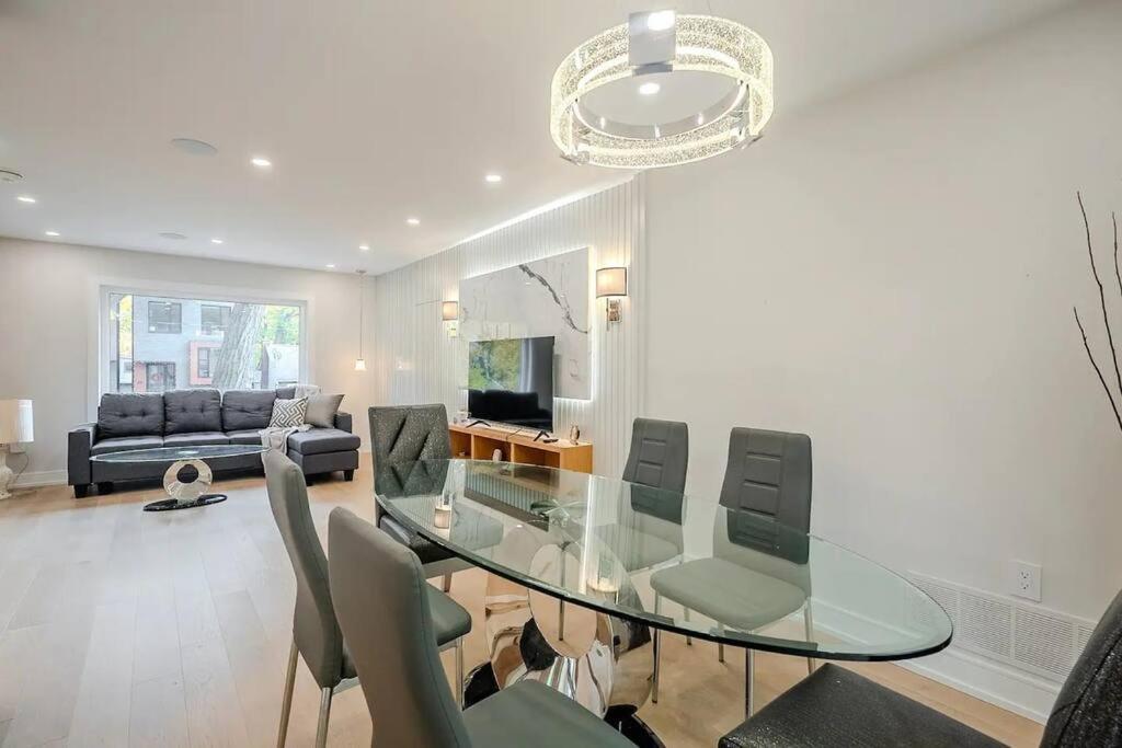 Beachside Luxury Retreat Apartment Toronto