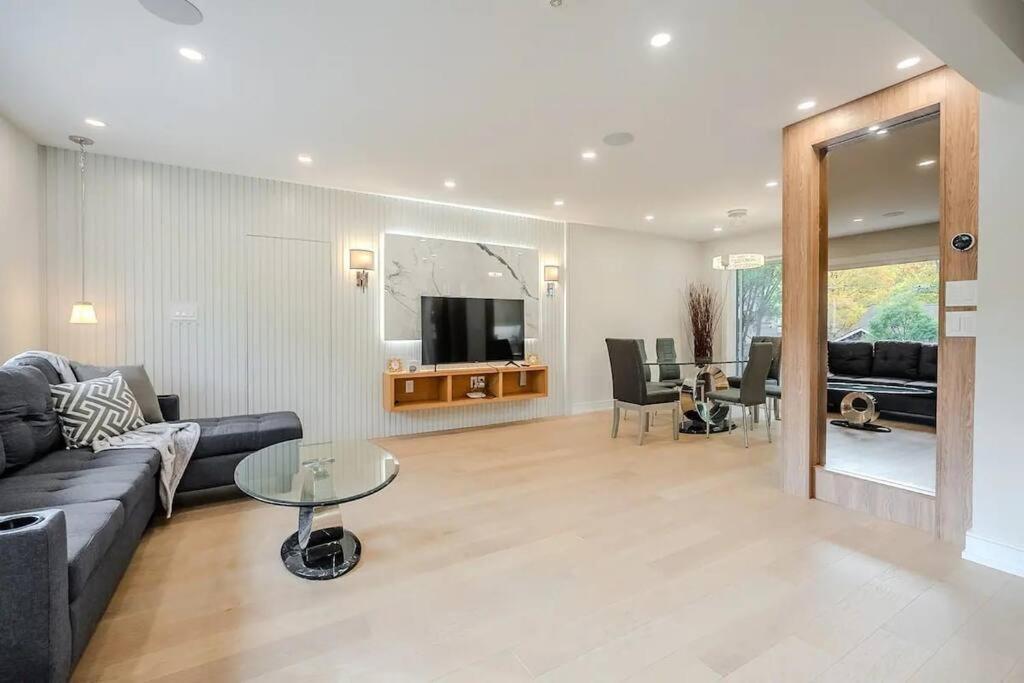 Beachside Luxury Retreat * Toronto