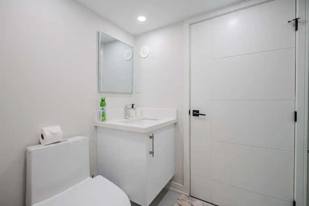 Beachside Luxury Retreat Apartment Toronto