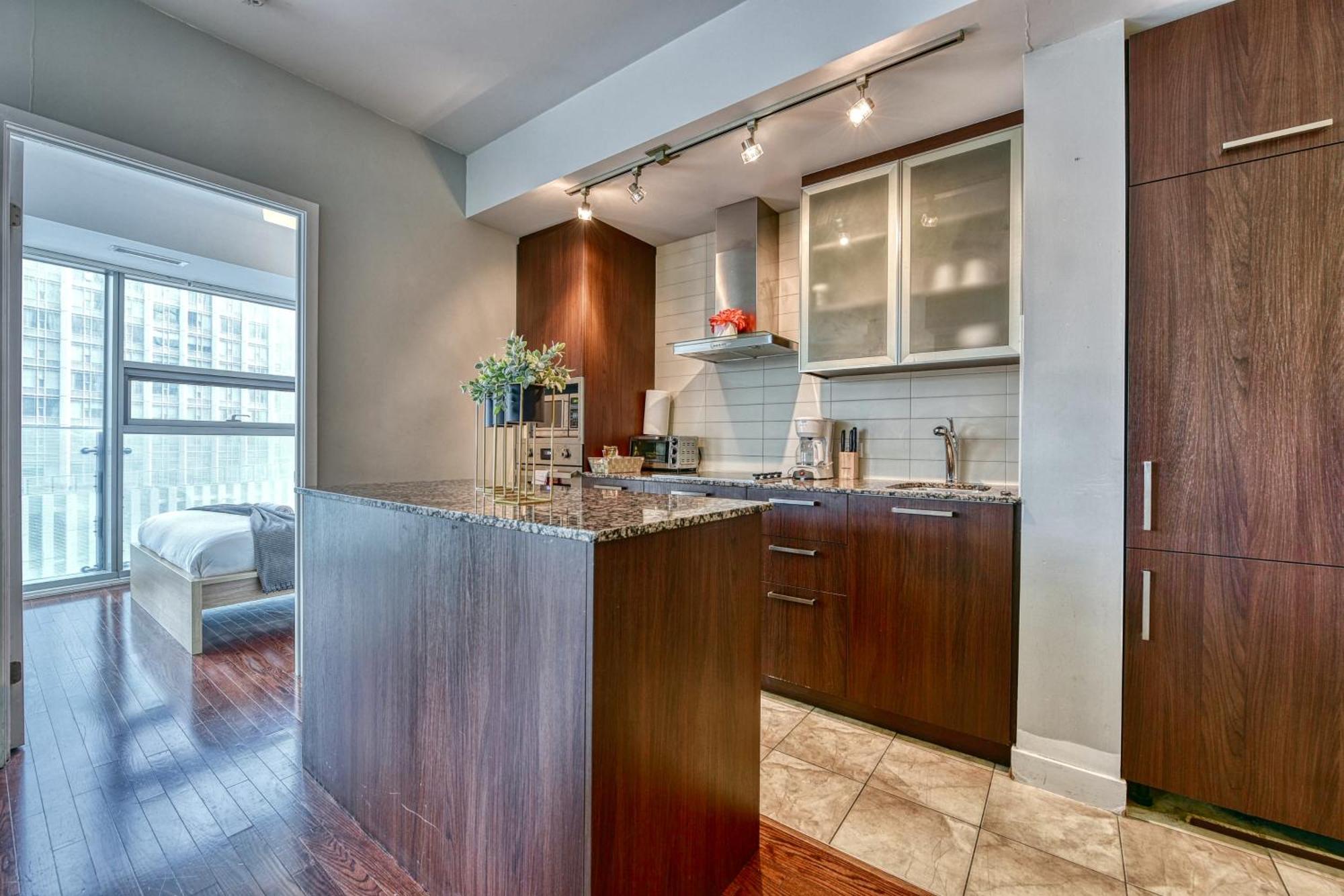 Apartment Downtown 16 *