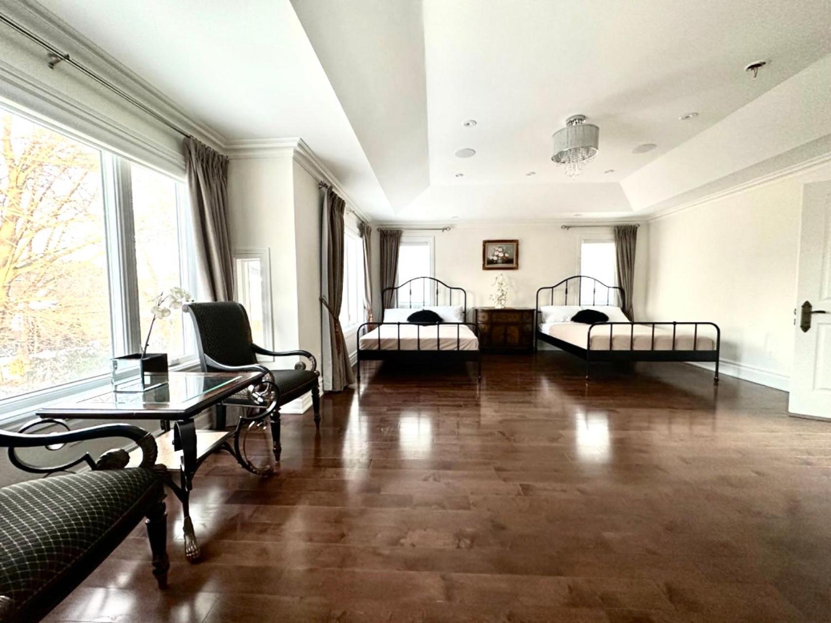Beautiful House Near North York Center Guest house *