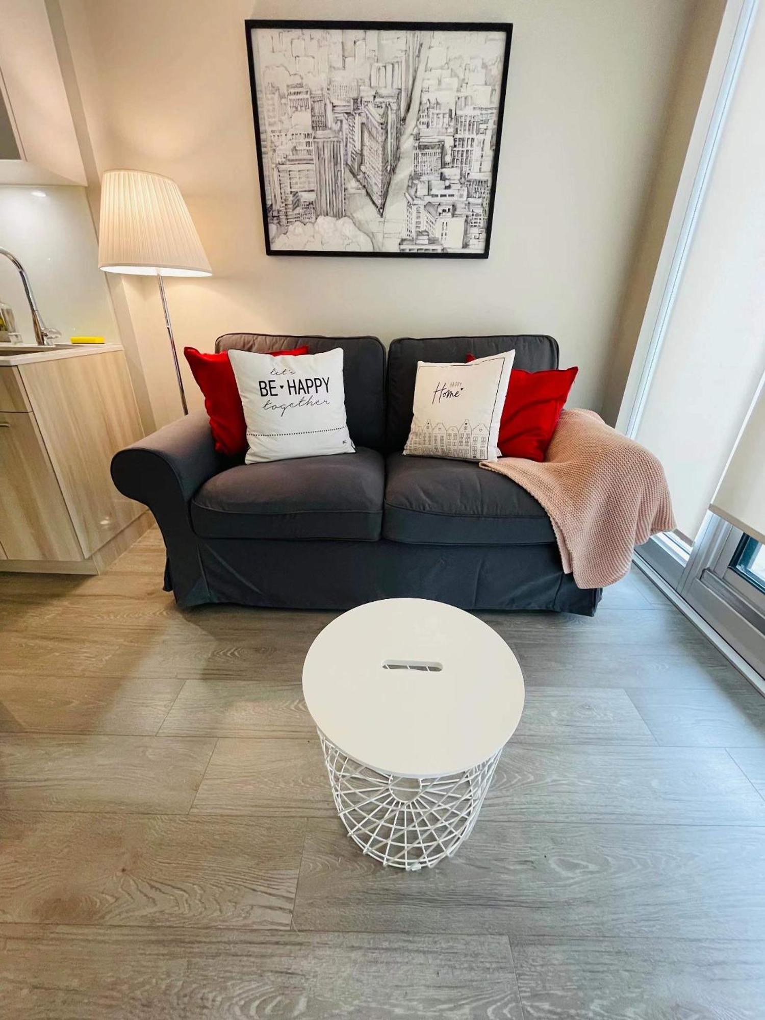 Apartment Stunning In Heart Of Downtown J1 Toronto