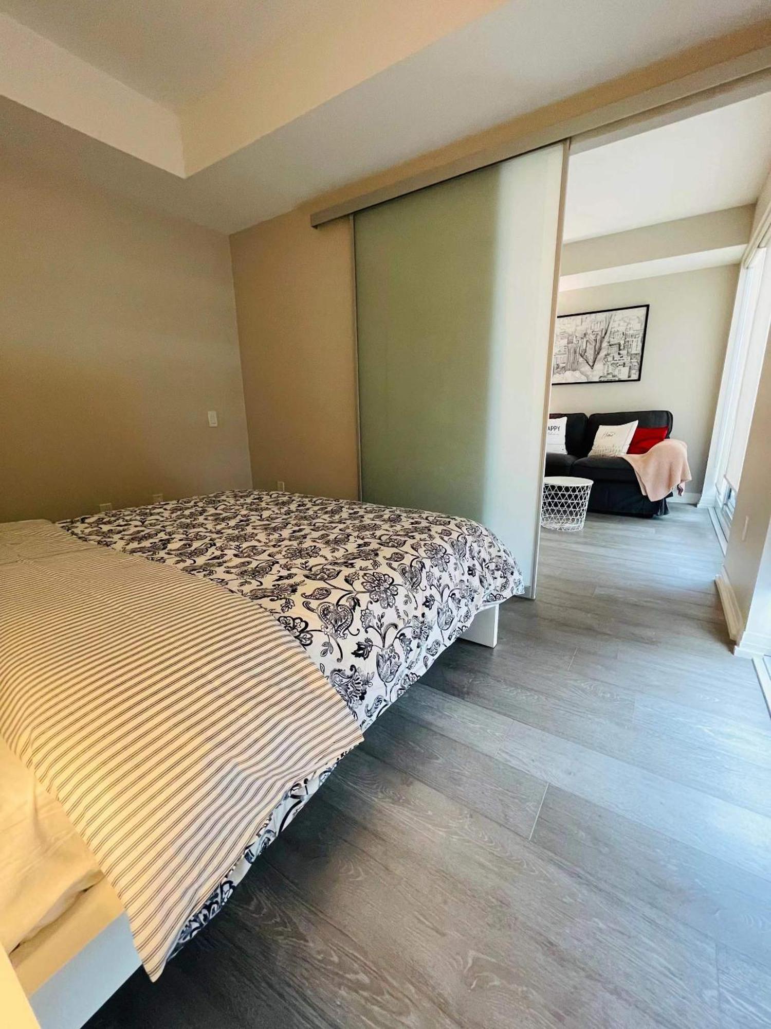 Apartment Stunning In Heart Of Downtown J1