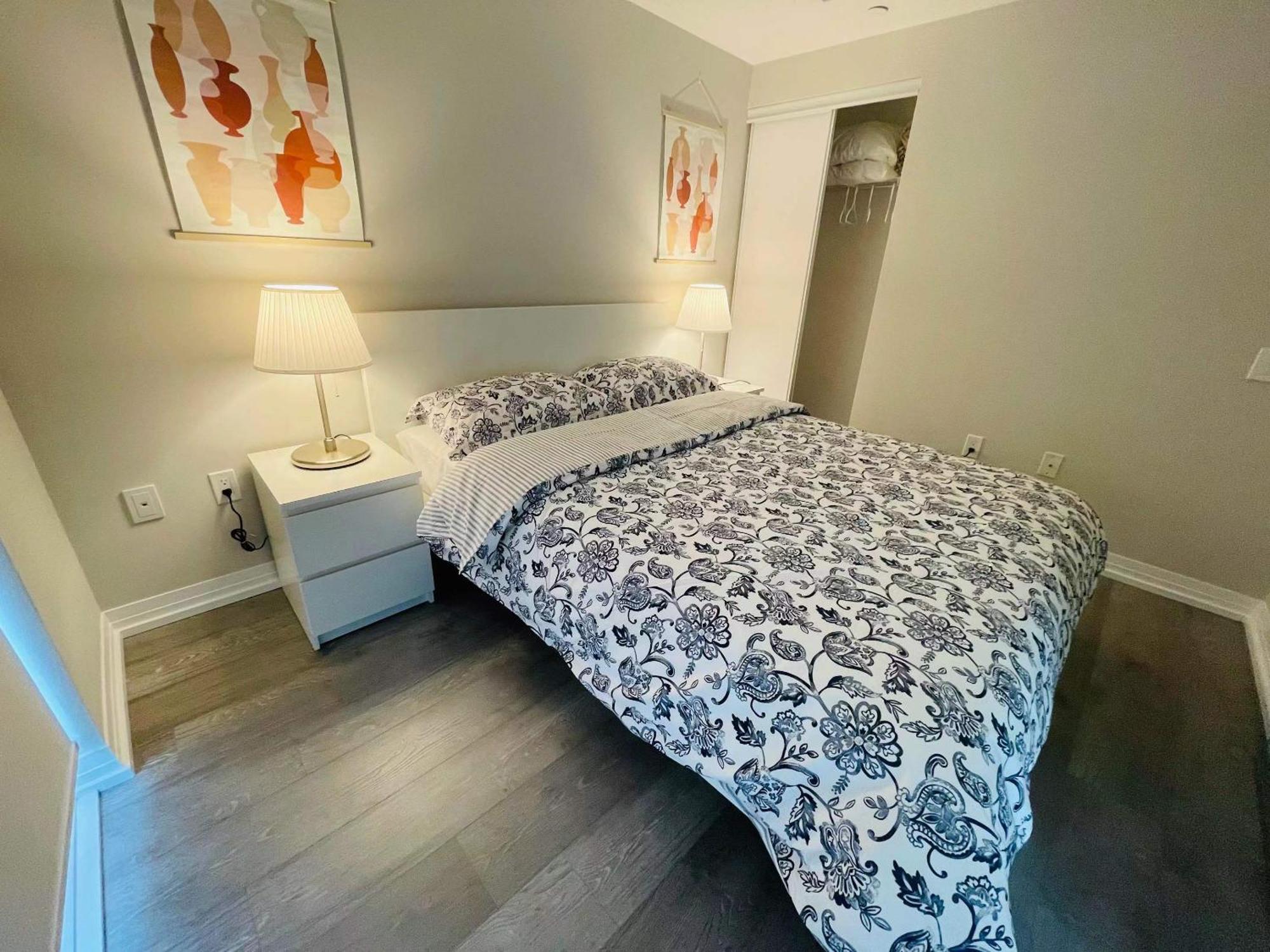Stunning In Heart Of Downtown J1 * Toronto