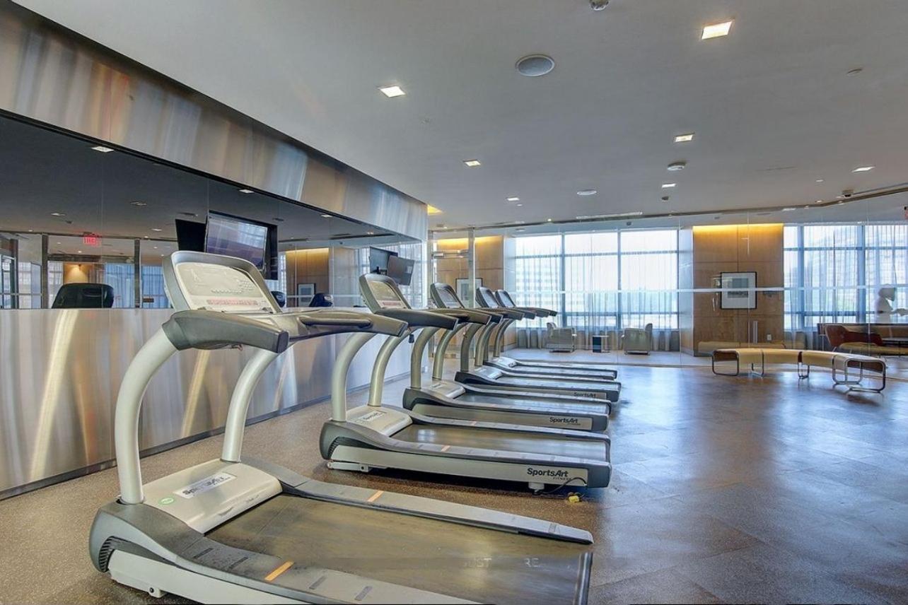 Luxury 2br - Subway/pool/gym/sauna + Free Parking