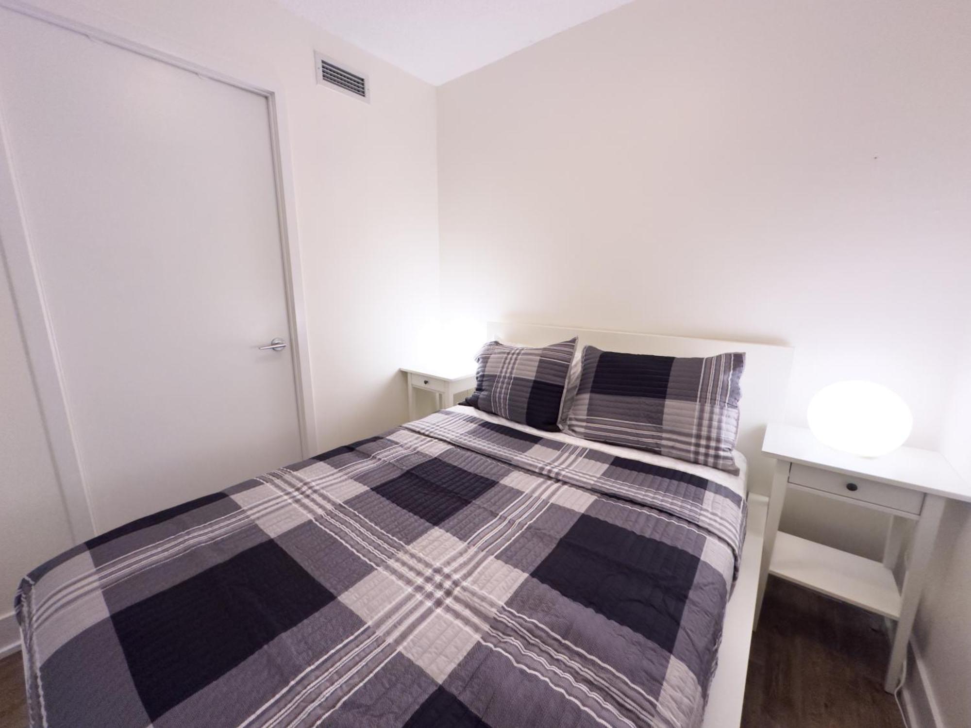 Apartment 300 Front Suites - Two Beds With Free Parking