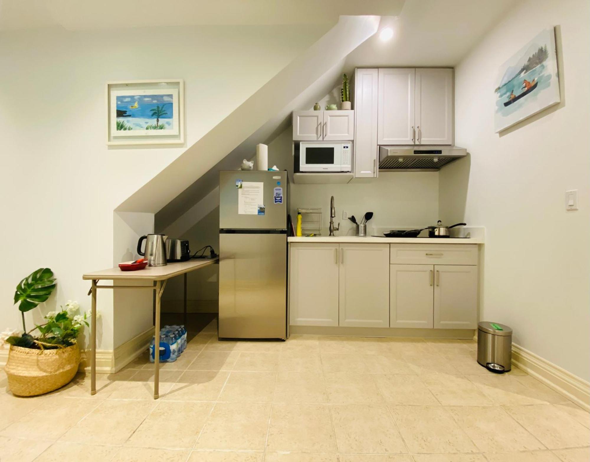Apartment Stylish Private With 2 Bedrooms And Free Parking In Midtown *