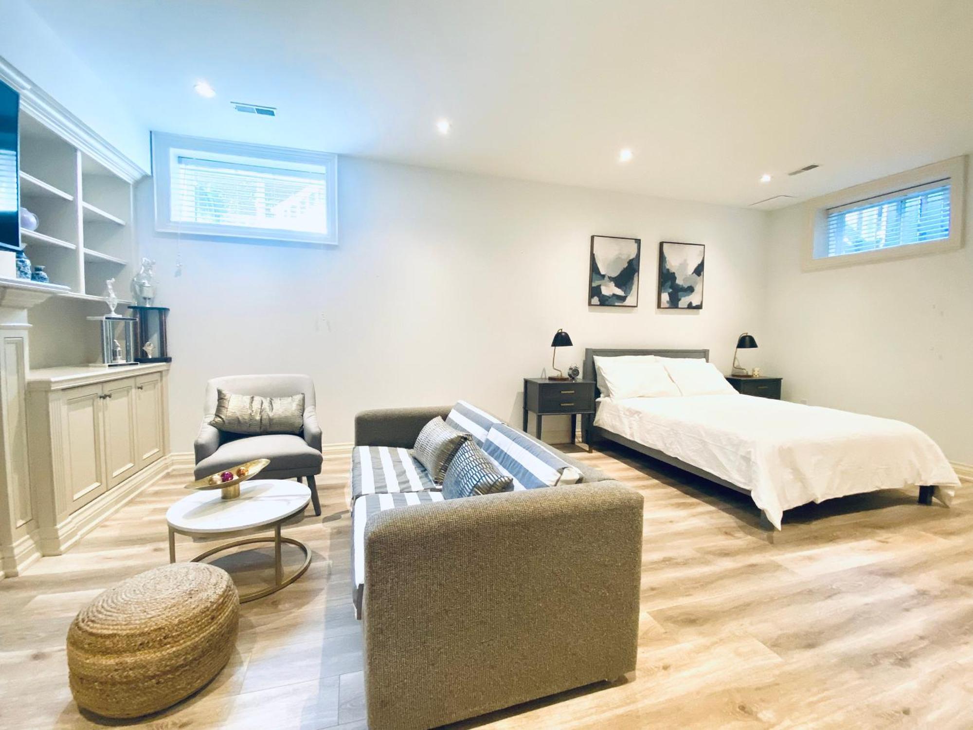 Apartment Stylish Private With 2 Bedrooms And Free Parking In Midtown